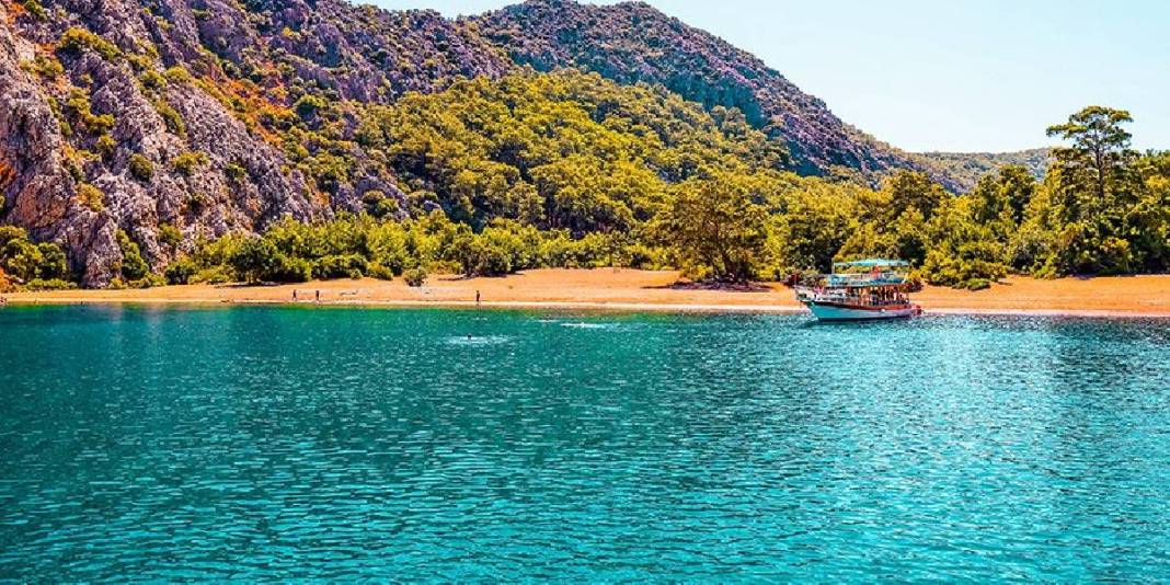 Burayı yerlileri dışında kimse bilmiyor! Sakin, berrak denizli, yeşil ormanlı: Antalya’nın el değmemiş cenneti 1